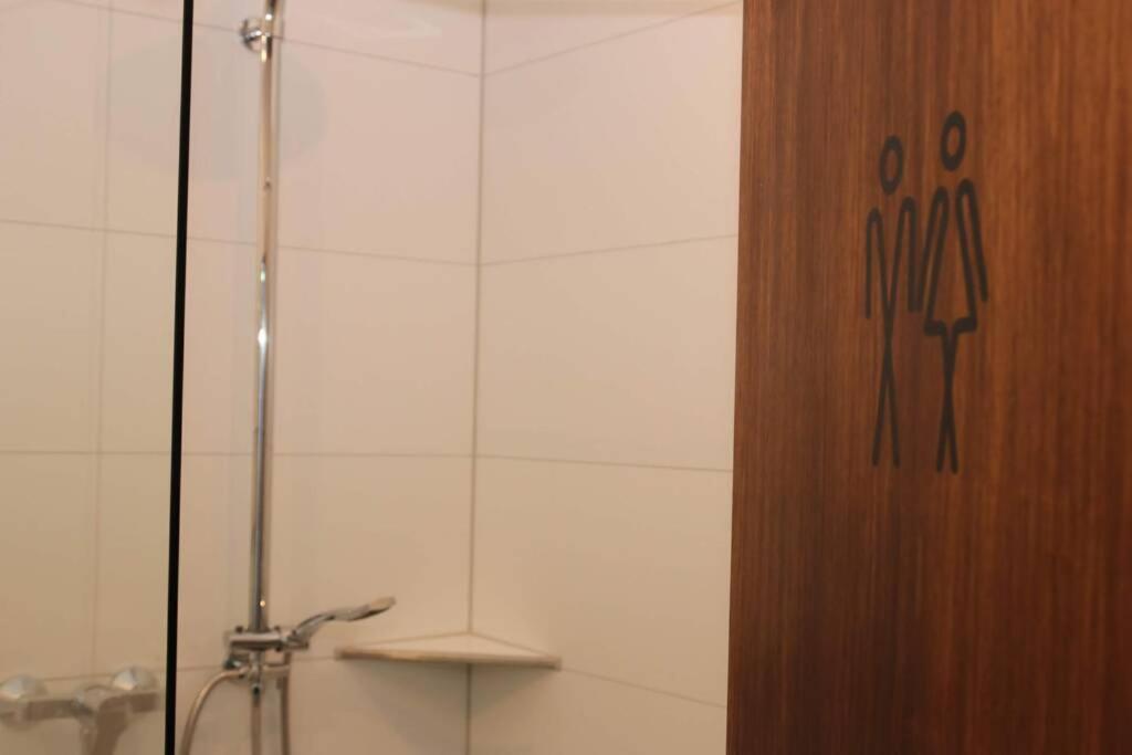 Moderne Ferienwohnung Mit Privatem Eingang - Rosa Kalletal ภายนอก รูปภาพ