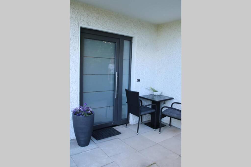 Moderne Ferienwohnung Mit Privatem Eingang - Rosa Kalletal ภายนอก รูปภาพ